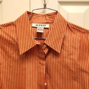 Alfani 100% Silk button shirt. Ladies sz 6